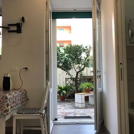 Monolocale Con Giardino A Serapo * Gaète