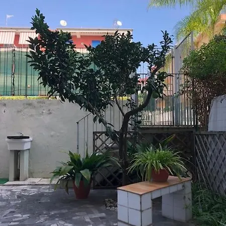 Monolocale Con Giardino A Serapo Appartement