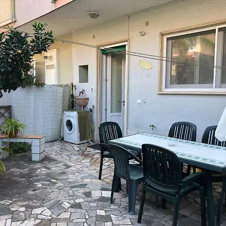 Lägenhet Monolocale Con Giardino A Serapo *